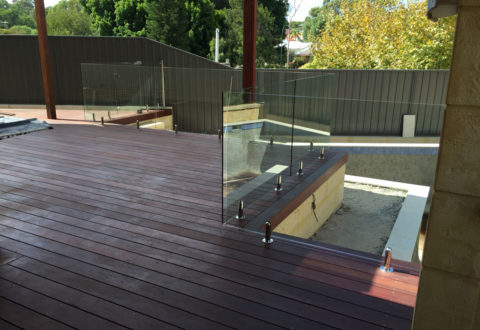 Fully frameless pool fencing, Perth